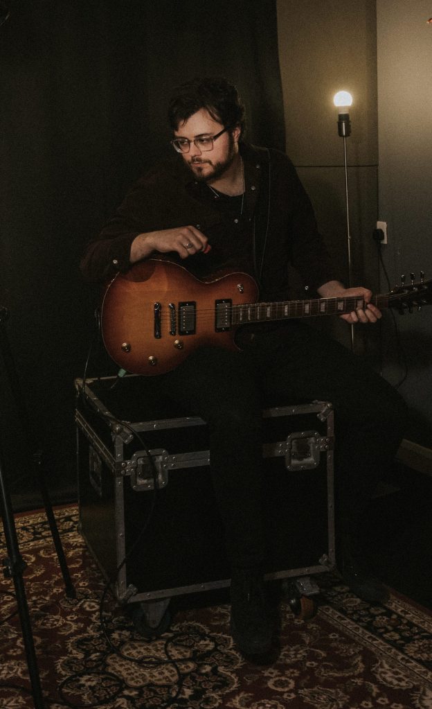 Andrew Pipe Guitarist